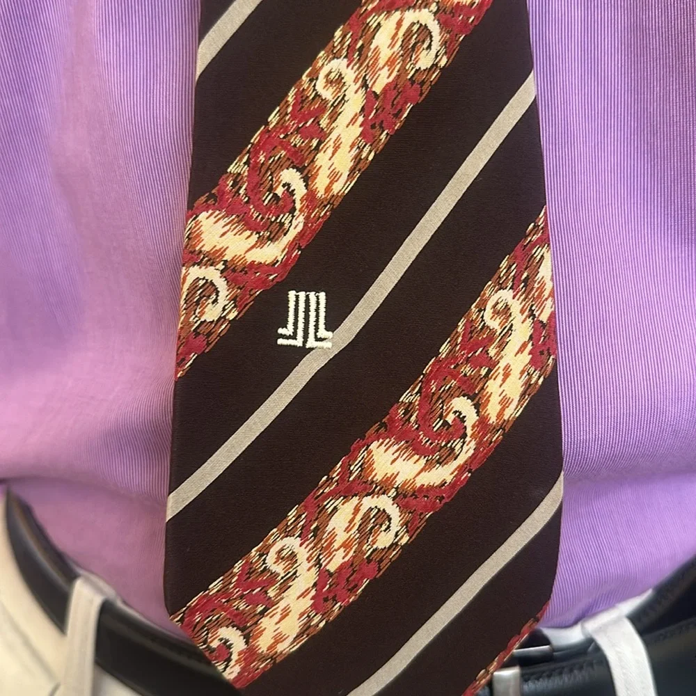 Lanvin Paris Signature Brown Red Diagonal Stripe 100% Silk Tie. Made in France